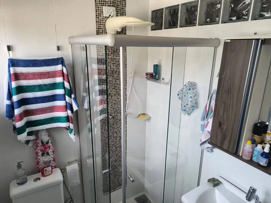 Foto 4 de Sobrado com 2 quartos à venda, 92m2 em Martim de Sá, Caraguatatuba - SP