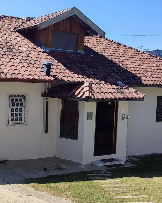 Foto 3 de Chácara com 3 quartos à venda, 320m2 em Campos Do Jordao - SP