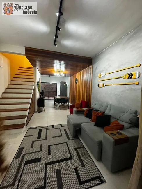 Sobrado com 2 quartos à venda, 90m2 em Pontal de Santa Marina, Caraguatatuba - SP - imagem 1 Foto 1 de Sobrado com 2 quartos à venda, 90m2 em Pontal de Santa Marina, Caraguatatuba - SP