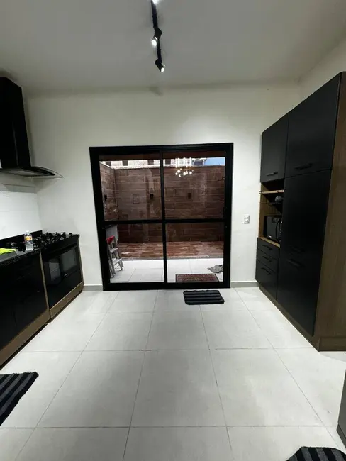 Foto 2 de Sobrado com 2 quartos à venda, 90m2 em Pontal de Santa Marina, Caraguatatuba - SP