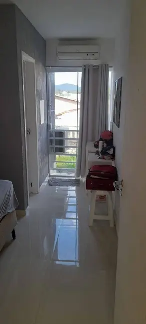 Foto 6 de Sobrado com 3 quartos à venda, 120m2 em Massaguaçu, Caraguatatuba - SP