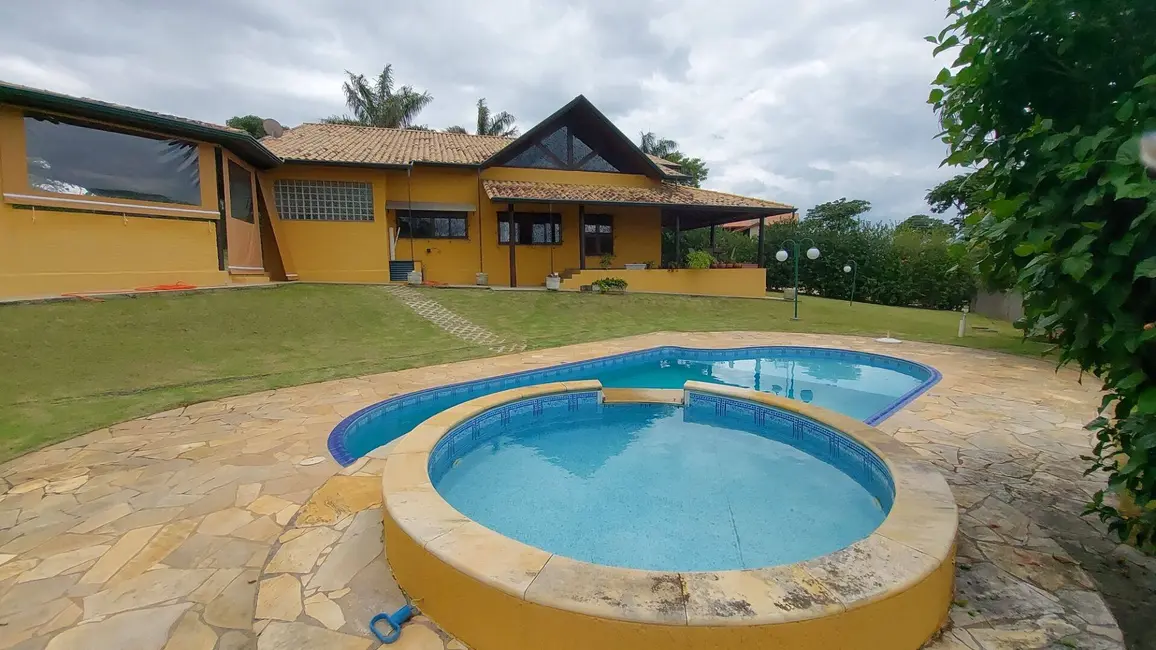 Chácara com 3 quartos à venda, 280m2 em Condomínio Residencial Vila Rica, Braganca Paulista - SP - imagem 2 Foto 2 de Chácara com 3 quartos à venda, 280m2 em Condomínio Residencial Vila Rica, Braganca Paulista - SP