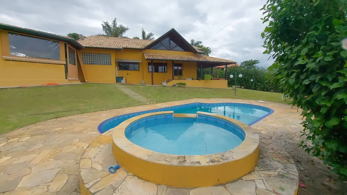 Chácara com 3 quartos à venda, 280m2 em Condomínio Residencial Vila Rica, Braganca Paulista - SP - imagem 3 Foto 3 de Chácara com 3 quartos à venda, 280m2 em Condomínio Residencial Vila Rica, Braganca Paulista - SP