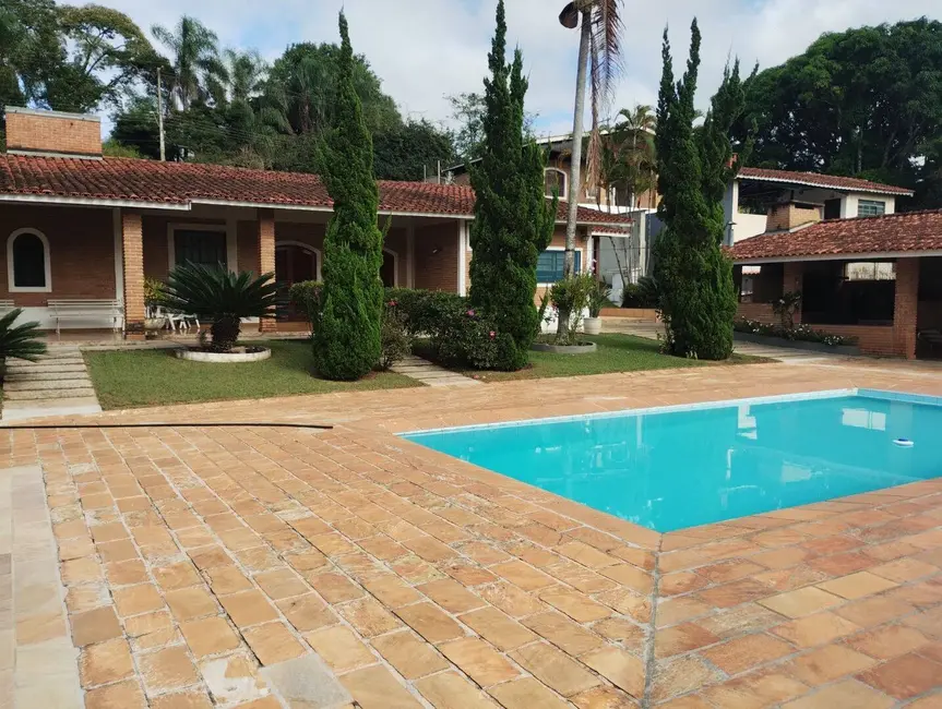 Foto 3 de Chácara com 4 quartos à venda, 402m2 em Jardim Estância Brasil, Atibaia - SP