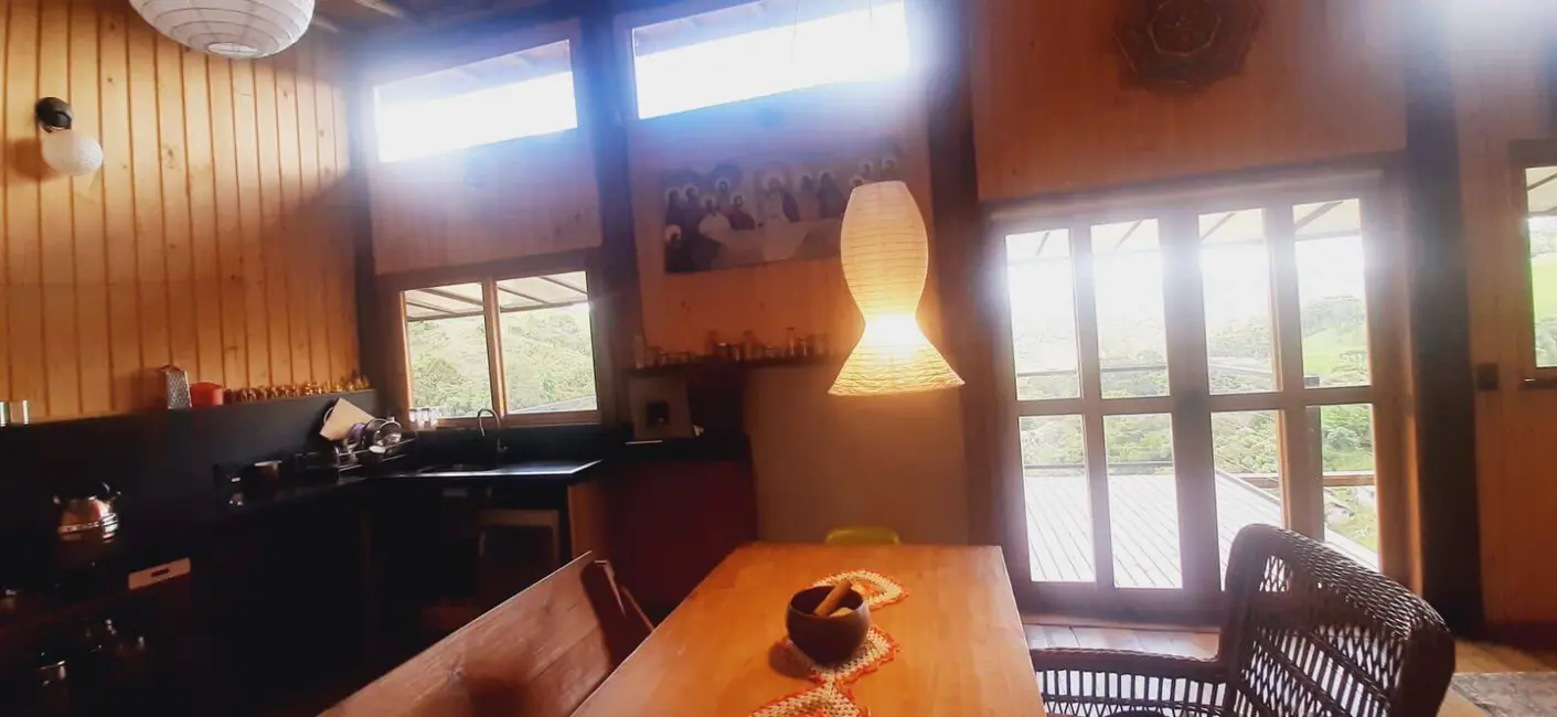 Foto 9 de Chácara com 4 quartos à venda, 122m2 em Camanducaia - MG