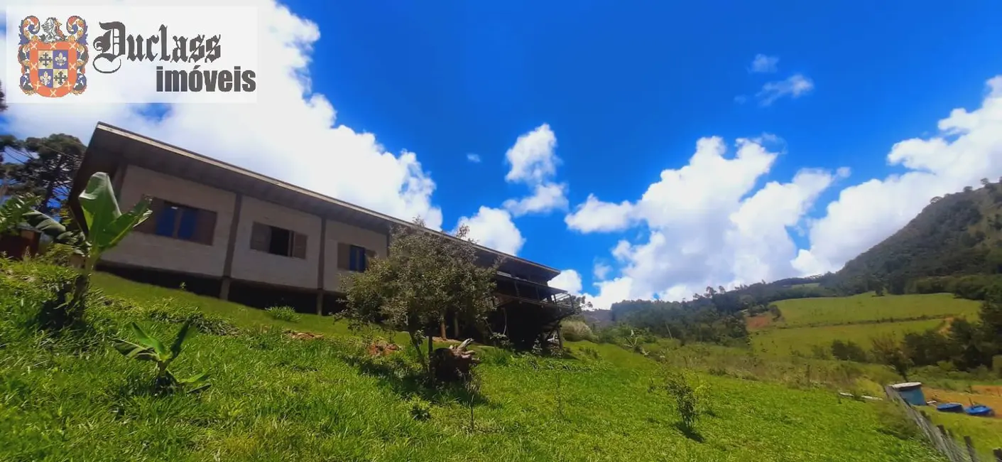 Foto 1 de Chácara com 4 quartos à venda, 122m2 em Camanducaia - MG