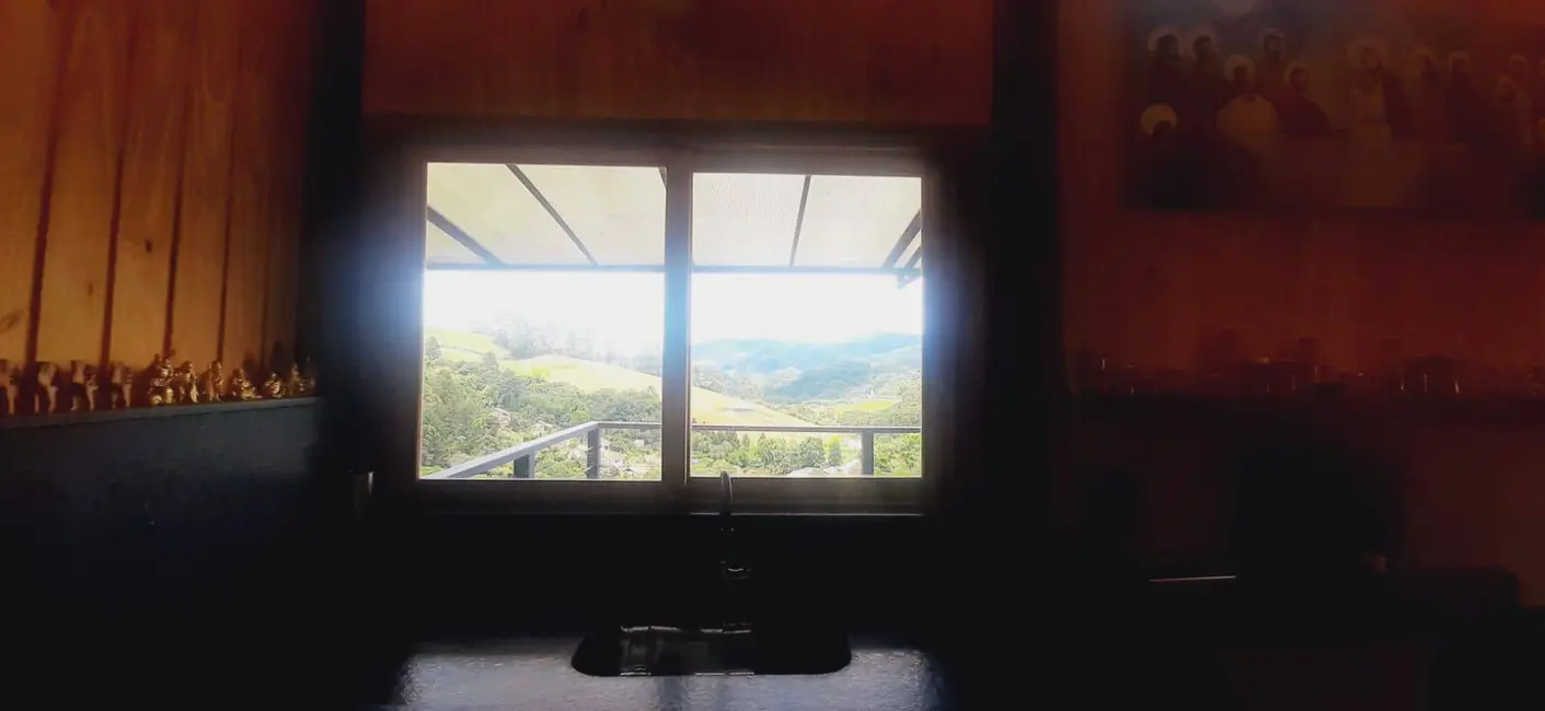 Foto 4 de Chácara com 4 quartos à venda, 122m2 em Camanducaia - MG