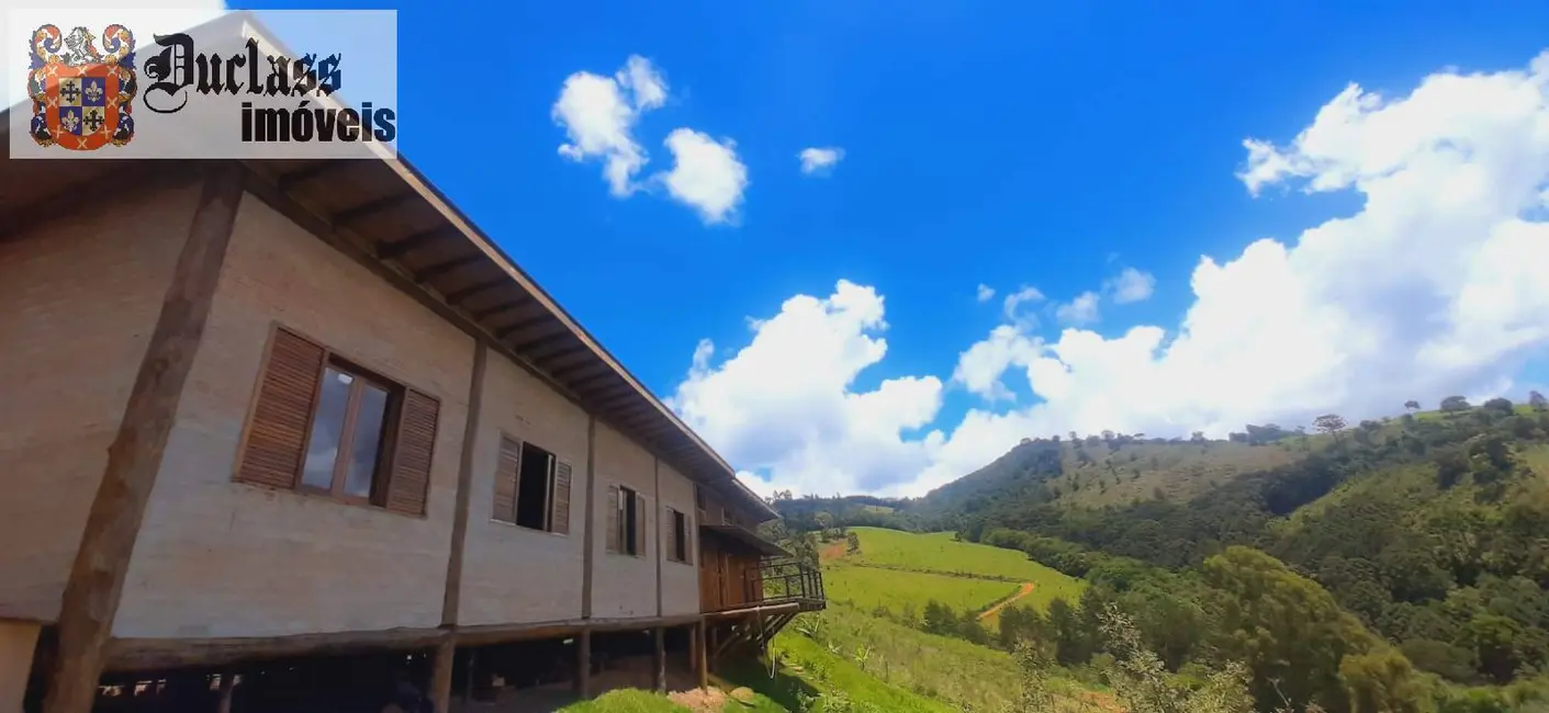 Foto 2 de Chácara com 4 quartos à venda, 122m2 em Camanducaia - MG