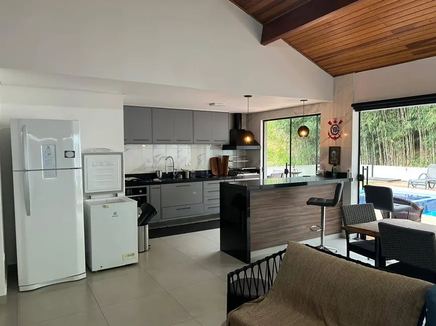 Foto 8 de Casa com 3 quartos à venda, 800m2 em Atibaia - SP