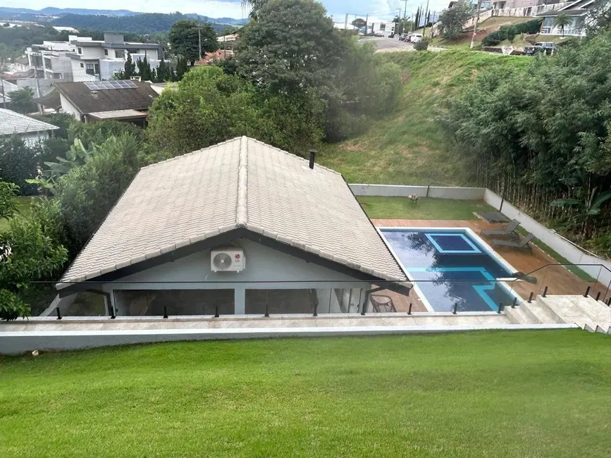 Foto 4 de Casa com 3 quartos à venda, 800m2 em Atibaia - SP