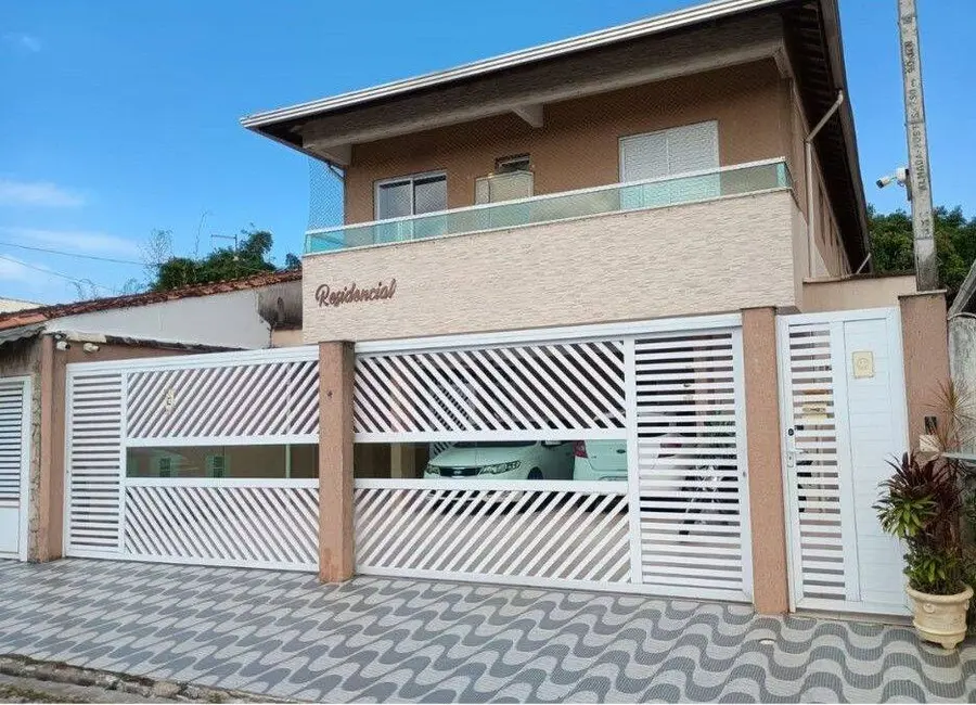 Foto 1 de Casa com 1 quarto à venda, 54m2 em Maracanã, Praia Grande - SP