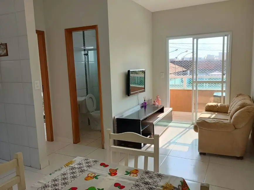 Foto 3 de Casa com 1 quarto à venda, 54m2 em Maracanã, Praia Grande - SP