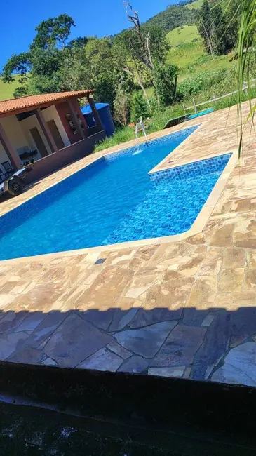 Foto 1 de Chácara com 3 quartos à venda, 200m2 em Itapeva - MG