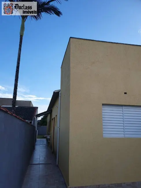 Casa com 2 quartos à venda, 160m2 em Itanhaem - SP - imagem 3 Foto 3 de Casa com 2 quartos à venda, 160m2 em Itanhaem - SP