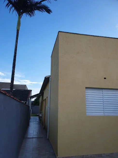 Foto 3 de Casa com 2 quartos à venda, 160m2 em Itanhaem - SP