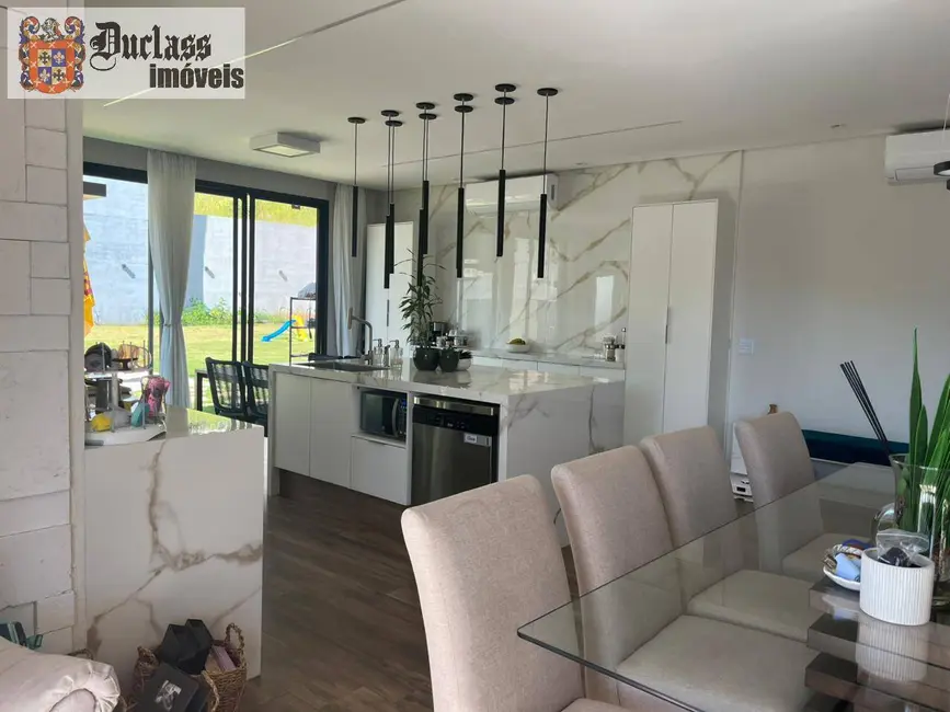 Foto 2 de Chácara com 4 quartos à venda, 250m2 em Estância Santa Maria do Portão, Atibaia - SP