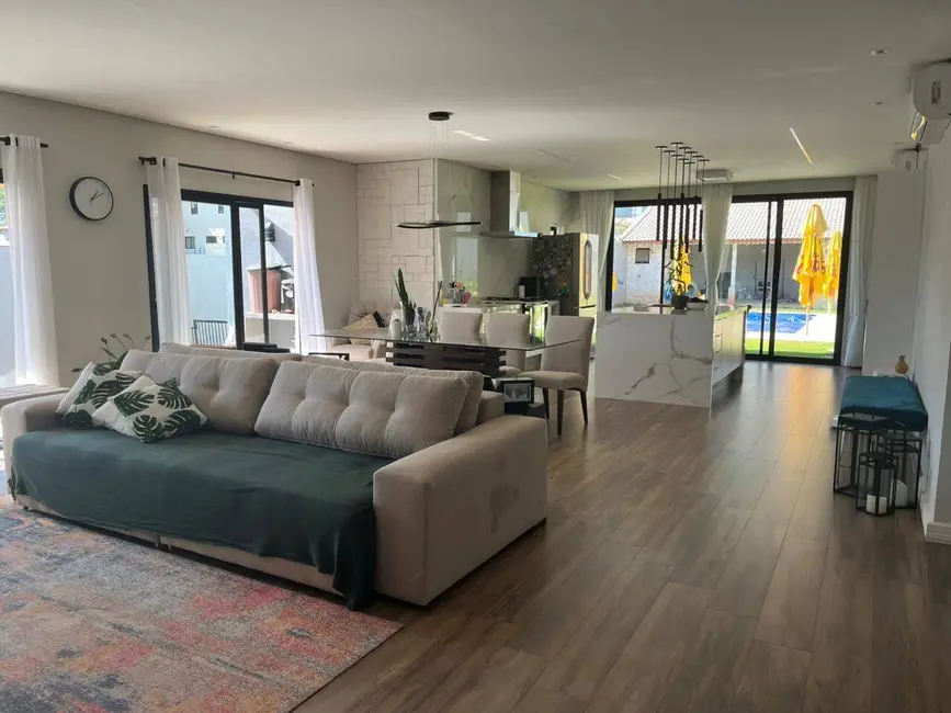 Foto 1 de Chácara com 4 quartos à venda, 250m2 em Estância Santa Maria do Portão, Atibaia - SP