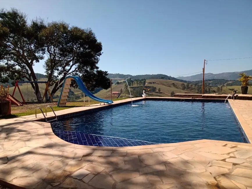 Foto 3 de Chácara com 4 quartos à venda, 100m2 em Centro, Extrema - MG