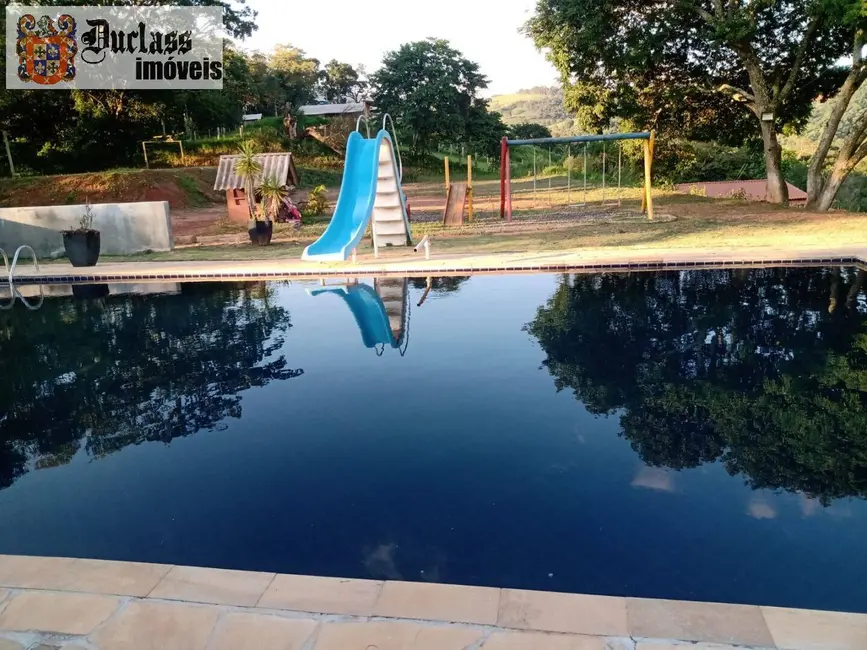 Chácara com 4 quartos à venda, 100m2 em Extrema - MG - imagem 1 Foto 1 de Chácara com 4 quartos à venda, 100m2 em Extrema - MG