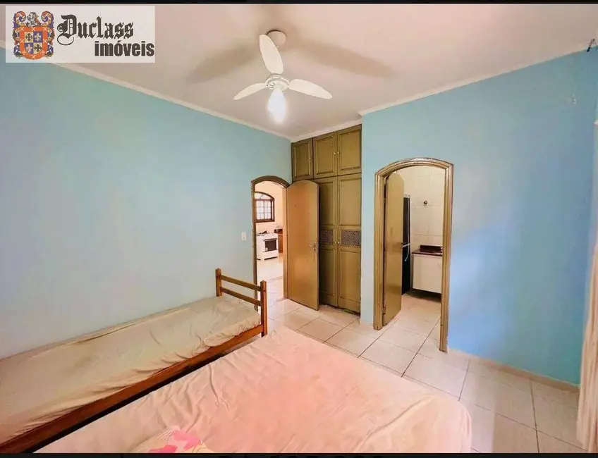 Foto 3 de Casa com 6 quartos à venda, 175m2 em Itanhaem - SP