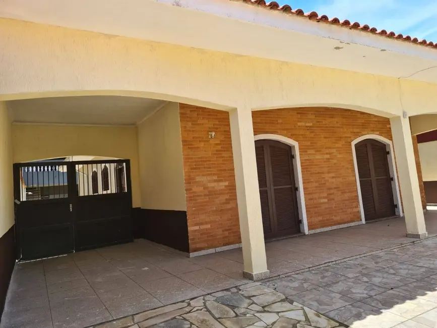 Foto 5 de Casa com 6 quartos à venda, 175m2 em Itanhaem - SP