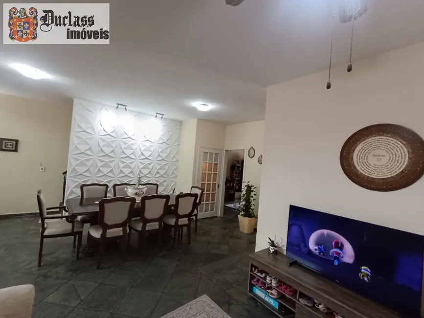 Sobrado com 5 quartos à venda, 315m2 em Itanhaem - SP - imagem 9 Foto 9 de Sobrado com 5 quartos à venda, 315m2 em Itanhaem - SP