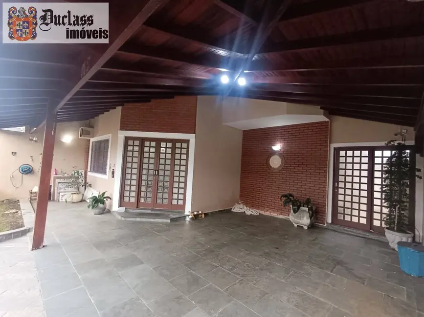 Sobrado com 5 quartos à venda, 315m2 em Itanhaem - SP - imagem 4 Foto 4 de Sobrado com 5 quartos à venda, 315m2 em Itanhaem - SP