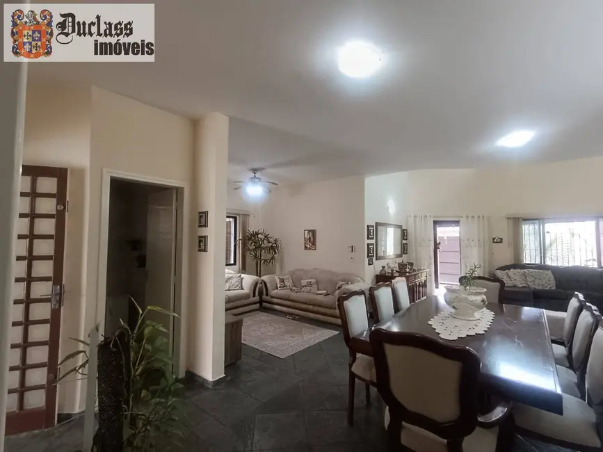 Sobrado com 5 quartos à venda, 315m2 em Itanhaem - SP - imagem 8 Foto 8 de Sobrado com 5 quartos à venda, 315m2 em Itanhaem - SP