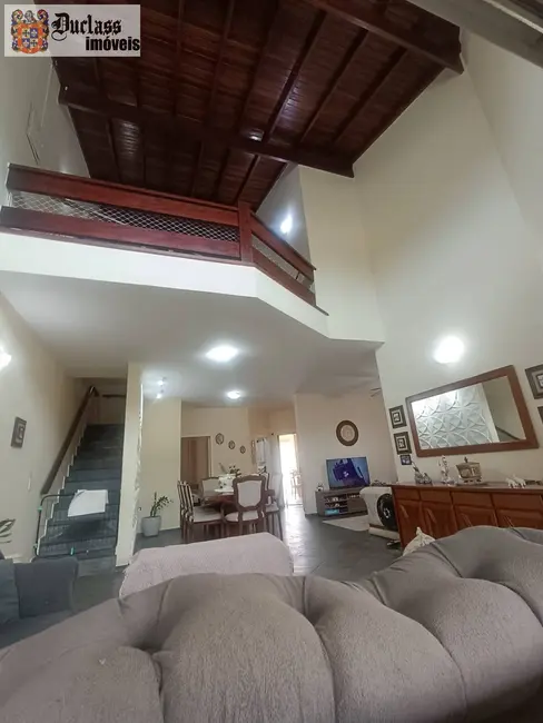 Sobrado com 5 quartos à venda, 315m2 em Itanhaem - SP - imagem 5 Foto 5 de Sobrado com 5 quartos à venda, 315m2 em Itanhaem - SP