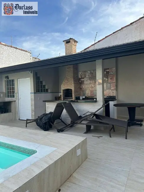 Sobrado com 4 quartos à venda, 200m2 em Peruibe - SP - imagem 7 Foto 7 de Sobrado com 4 quartos à venda, 200m2 em Peruibe - SP