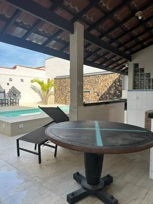 Foto 6 de Sobrado com 4 quartos à venda, 200m2 em Peruibe - SP