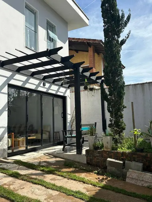 Foto 2 de Sobrado com 4 quartos à venda, 200m2 em Peruibe - SP