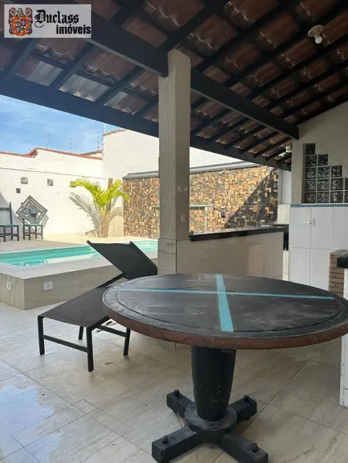 Sobrado com 4 quartos à venda, 200m2 em Peruibe - SP - imagem 6 Foto 6 de Sobrado com 4 quartos à venda, 200m2 em Peruibe - SP