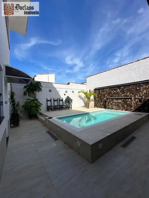 Sobrado com 4 quartos à venda, 200m2 em Peruibe - SP - imagem 9 Foto 9 de Sobrado com 4 quartos à venda, 200m2 em Peruibe - SP
