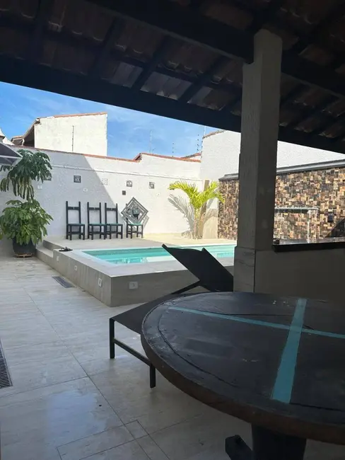 Foto 5 de Sobrado com 4 quartos à venda, 200m2 em Peruibe - SP