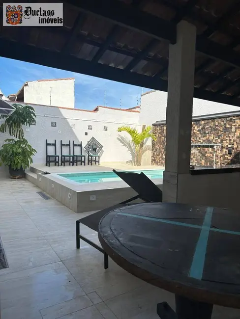 Sobrado com 4 quartos à venda, 200m2 em Peruibe - SP - imagem 5 Foto 5 de Sobrado com 4 quartos à venda, 200m2 em Peruibe - SP