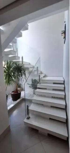 Sobrado com 3 quartos à venda e para alugar, 329m2 em Itupeva - SP - imagem 2 Foto 2 de Sobrado com 3 quartos à venda e para alugar, 329m2 em Itupeva - SP