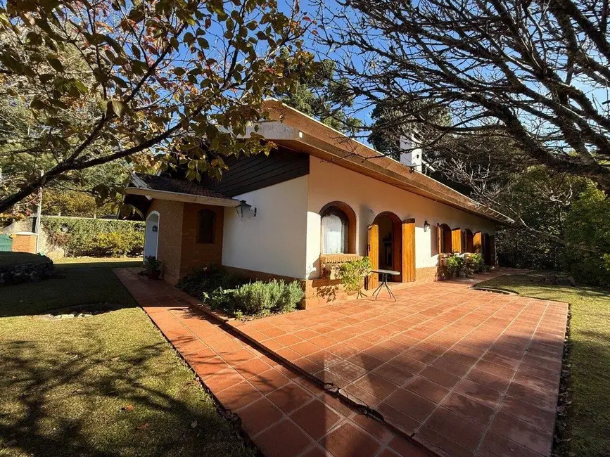 Foto 1 de Casa com 4 quartos à venda, 267m2 em Campos Do Jordao - SP