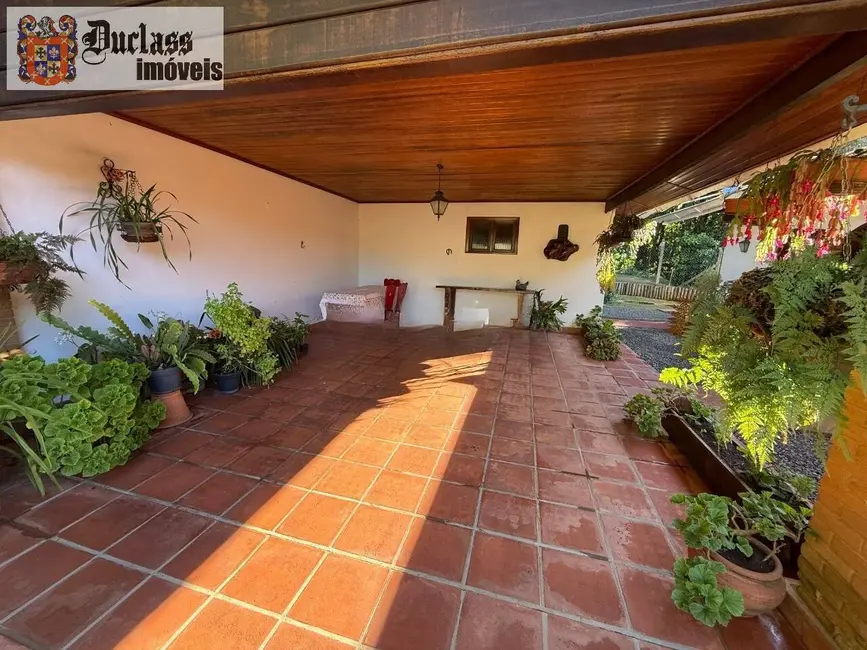 Foto 4 de Casa com 4 quartos à venda, 267m2 em Campos Do Jordao - SP