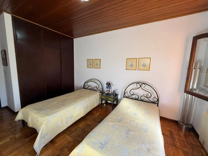 Foto 8 de Casa com 4 quartos à venda, 267m2 em Campos Do Jordao - SP