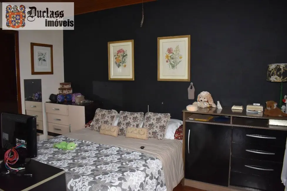 Foto 6 de Casa com 4 quartos à venda, 222m2 em Campos Do Jordao - SP