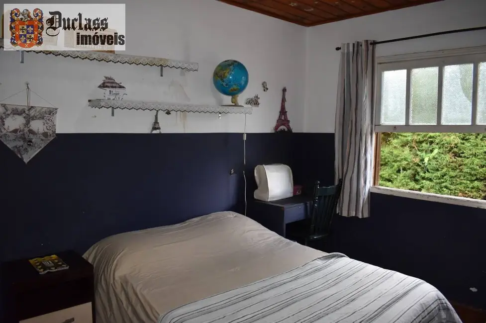 Foto 9 de Casa com 4 quartos à venda, 222m2 em Campos Do Jordao - SP