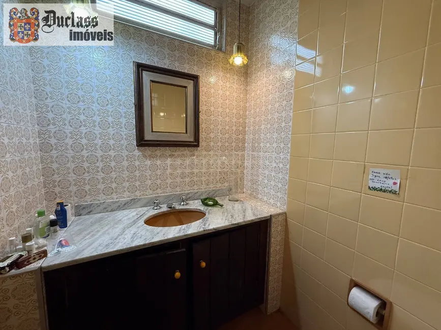 Foto 3 de Casa com 5 quartos à venda, 223m2 em Campos Do Jordao - SP