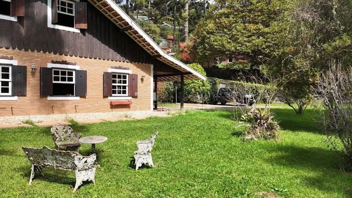Foto 9 de Casa com 5 quartos à venda, 223m2 em Campos Do Jordao - SP