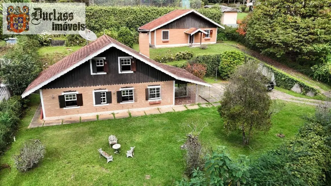 Foto 1 de Casa com 5 quartos à venda, 223m2 em Campos Do Jordao - SP