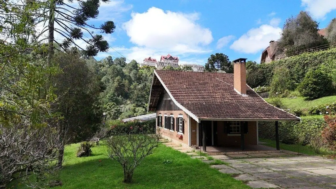Foto 3 de Casa com 5 quartos à venda, 223m2 em Campos Do Jordao - SP