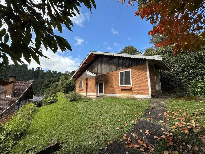 Foto 2 de Casa com 5 quartos à venda, 223m2 em Campos Do Jordao - SP