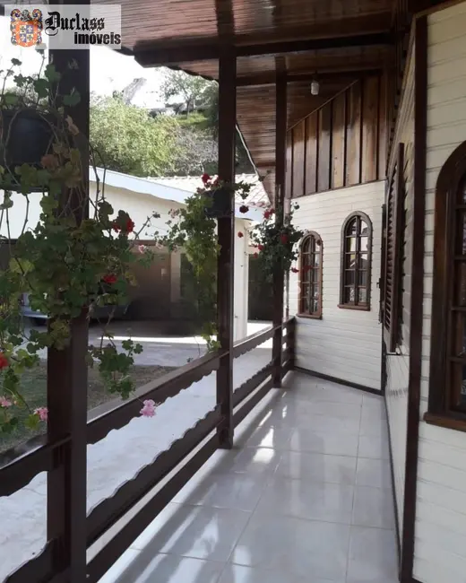 Foto 4 de Casa com 3 quartos à venda, 235m2 em Campos Do Jordao - SP