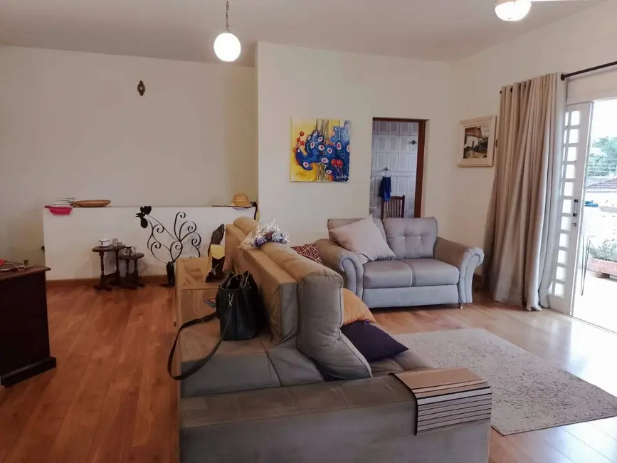 Foto 2 de Sobrado com 4 quartos à venda, 962m2 em Quiririm, Taubate - SP