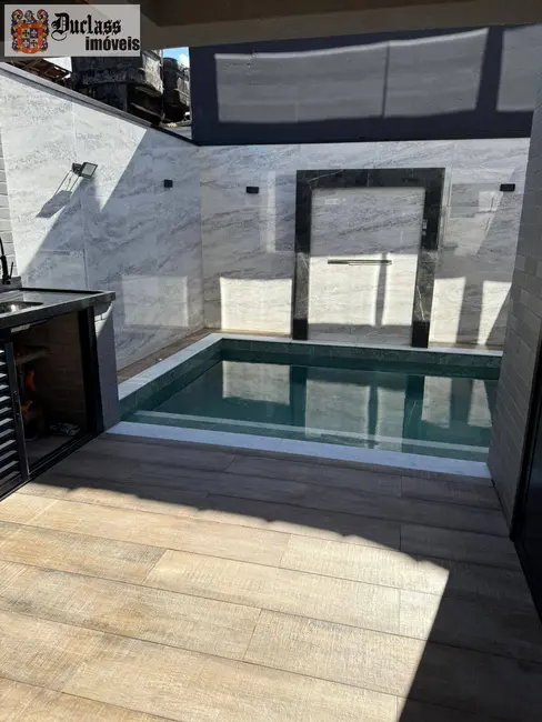 Sobrado com 4 quartos à venda, 204m2 em Boqueirão, Praia Grande - SP - imagem 1 Foto 1 de Sobrado com 4 quartos à venda, 204m2 em Boqueirão, Praia Grande - SP